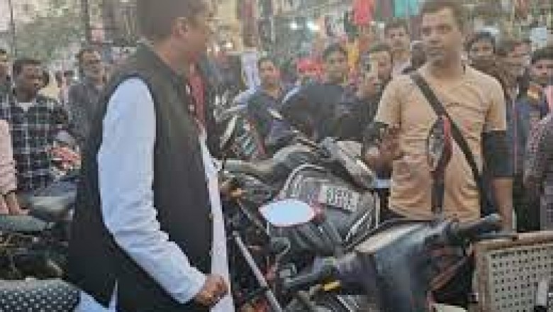 दुर्ग जिले के वैशाली नगर विधायक रिकेश सेन पहुंचे  मार्केट ,  अव्यवस्था देखकर भड़के