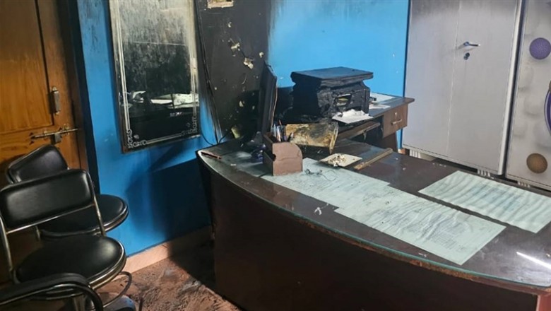 प्रॉपर्टी डीलर के यहाँ हुई लाखों की चोरी , डिजिटल वीडियो रिकॉर्डर और प्रिंटर को किया आग के हवाले