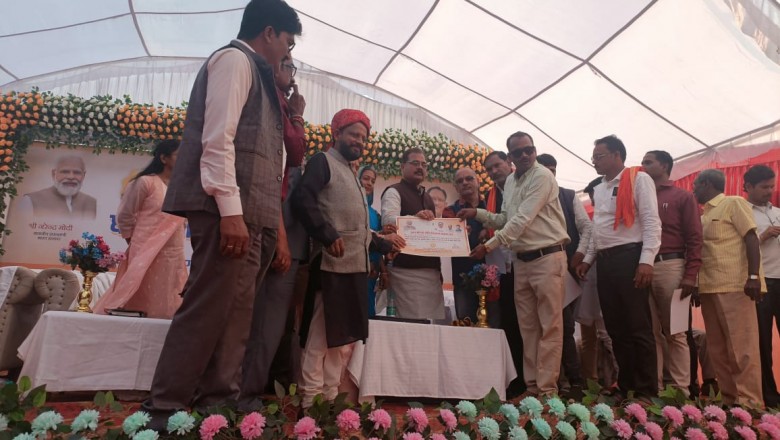 बेरला विकासखंड के 19901 किसानों के खाते मे दो वर्षो का कुल लंबित राशि 67 करोड़ 1 लाख 45 हजार की राशि अंतरित*