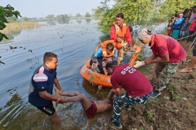 छत्तीसगढ़ राज्य  तालाब में डूबे युवक को SDRF ने 2 घंटे की मशक्कत के बाद बाहर निकला