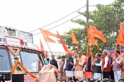 अयोध्या राम मंदिर में छत्तीसगढ़ के चावल का लगेगा भोग ; CM साय ने अयोध्या के लिए 11 ट्रकों को भगवा ध्वज दिखाकर रवाना
