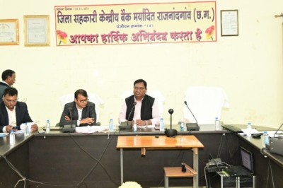 विभिन्न विभागों के अंतर्गत निर्माणाधीन कार्यों को गुणवत्तापूर्ण तरीके से शीघ्र पूर्ण करें - कलेक्टर