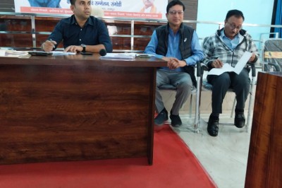 लापरवाह कर्मचारी को आयुक्त ने थमाया नोटिस