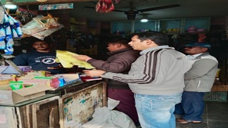 झिल्ली पन्नी पर प्रतिबंधित लगाने निगम की टीम पहुॅची आज जी.ई.रोड और बसंतपुर