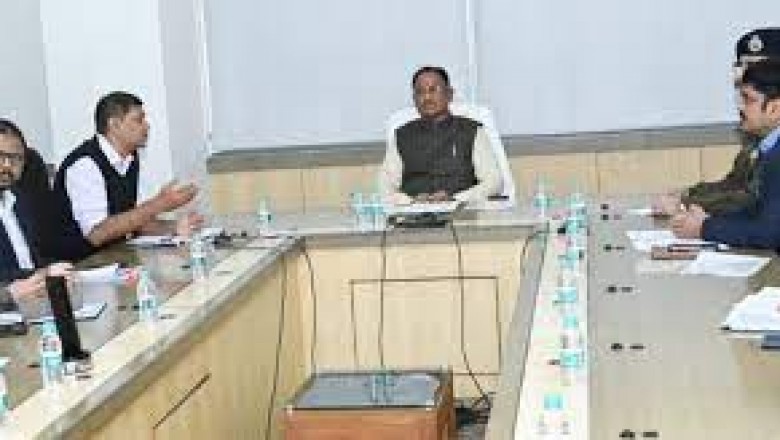 कलेक्टर एवं एस.एस.पी. ने वी.सी. के माध्यम से अधिकारियों की ली बैठक