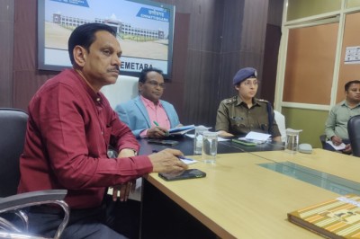 मुख्यमंत्री विष्णु देव साय ने वीसी के माध्यम से ली बैठक, जिले के विसी कक्ष मे वेर्चुअल माध्यम से जुड़े अधिकारी