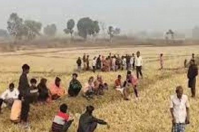 सूरजपुर में शव मिलने से सनसनी ; खेत में मिला युवक की लाश