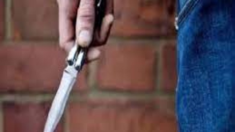 झगडे का बीच - बचाव करने गए युवक की चाकू मार कर हत्या