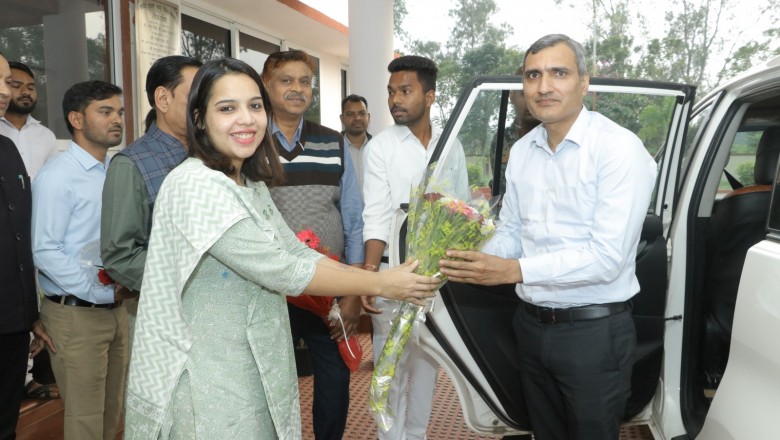 जिले के नवपदस्थ कलेक्टर रणबीर शर्मा ने किया पदभार ग्रहण 11 वें कलेक्टर के तौर पर रणबीर शर्मा ने किया पदभार ग्रहण