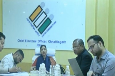 मुख्य निर्वाचन पदाधिकारी ने ली वीडियो कांफ्रेंसिंग