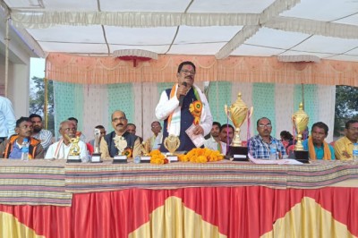 खुज्जी विधायक भोलाराम साहू पहुंचे क्रिकेट के समापन में घुपसाल