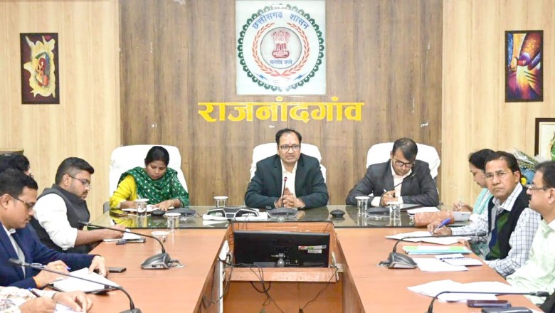 नवपदस्थ कलेक्टर से अधिकारियेां ने की सौजन्य भेंट - अधिकारियों ने नये दायित्व के लिए हार्दिक बधाई एवं शुभकामनाएं दीं