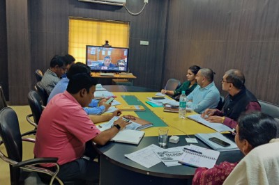 विकसित भारत संकल्प यात्रा के आयोजन की प्रगति की वर्चुअल समीक्षा बैठक संम्पन्न