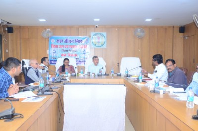 कलेक्टर  शर्मा की अध्यक्षता मे जिला जल एवं स्वच्छता मिशन की बैठक संपन्न*