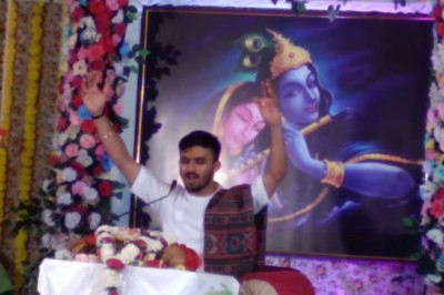 सत्संग से व्यवहार में सकारात्मक  बदलाव आता है - पं.अंकित भाई