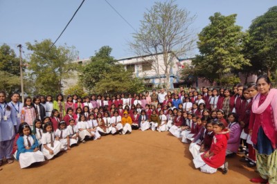 आवासीय व्यवस्था सहित अन्य सुविधाओं का निरीक्षण करते हुए आवश्यक व्यवस्थाएं सुनिश्चित करने के दिए निर्देश