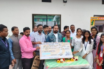 बेमेतरा विधायक के द्वारा श्रम विभाग में पंजीकृत श्रमिकों को लाभान्वित किया