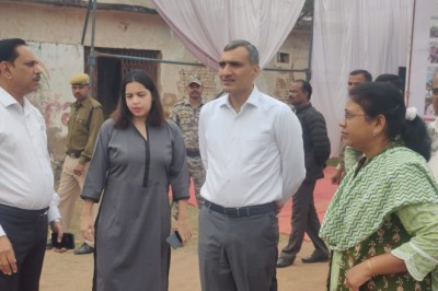 कलेक्टर  शर्मा ने गणतंत्र दिवस आयोजन की तैयारियों का लिया जायजा