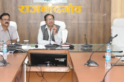 जल जीवन मिशन के कार्य में गुणवत्ता और निर्धारित मापदण्डों का पालन सुनिश्चित करें - कलेक्टर