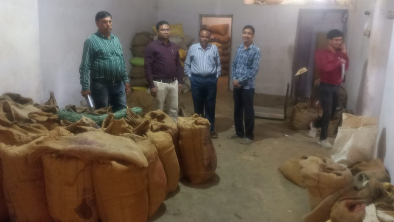 एसडीएम डोंगरगांव के नेतृत्व में डोंगरगांव, अर्जुनी एवं कुमरदा क्षेत्र के कोचियों और बिचौलियों के अवैध धान परिवहन और भण्डारण पर की गई जप्ती की कार्रवाई