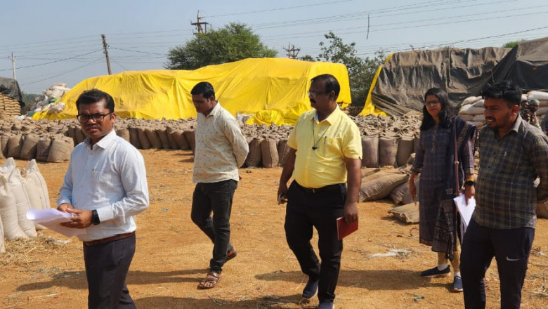 निरीक्षण के दौरान एसडीएम ने समिति प्रबंधक नोडल अधिकारी को थमाया नोटिस