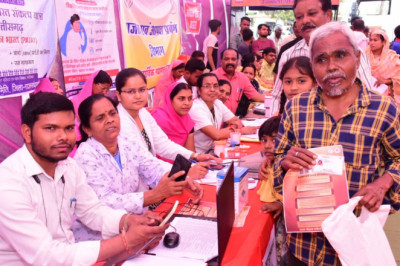 विकसित भारत संकल्प यात्रा की मोबाईल वैन ग्राम धनगांव पहुंची