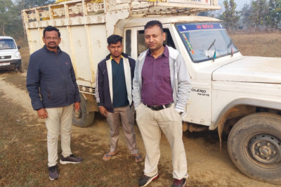 अवैध धान परिवहन व भंडारण पर प्रशासन सख्त कलेक्टर  अग्रवाल के निर्देश पर अवैध धान परिवहन व भंडारण की जा रही है लगातार कार्यवाही
