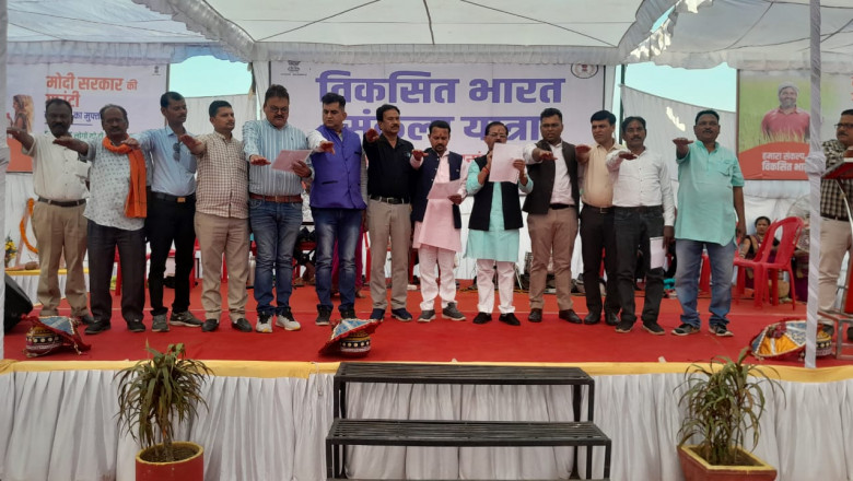 हरदी स्कूल मैदान में आयोजित   शिविर  में बड़ी तादात में वार्डवासियों ने केन्द्र शासन की जनकल्याणकारी योजनाओं की ली जानकारी
