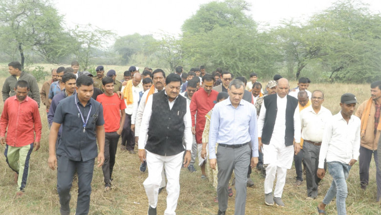 मंत्री दयालदास बघेल ने किया बेमेतरा जिले के नवागढ़ विकासखण्ड के ग्राम ढनढनी में जूनी सरोवर मेला स्थल का निरीक्षण*