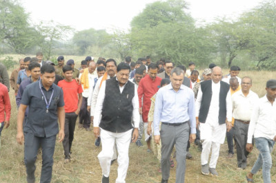 मंत्री दयालदास बघेल ने किया बेमेतरा जिले के नवागढ़ विकासखण्ड के ग्राम ढनढनी में जूनी सरोवर मेला स्थल का निरीक्षण*