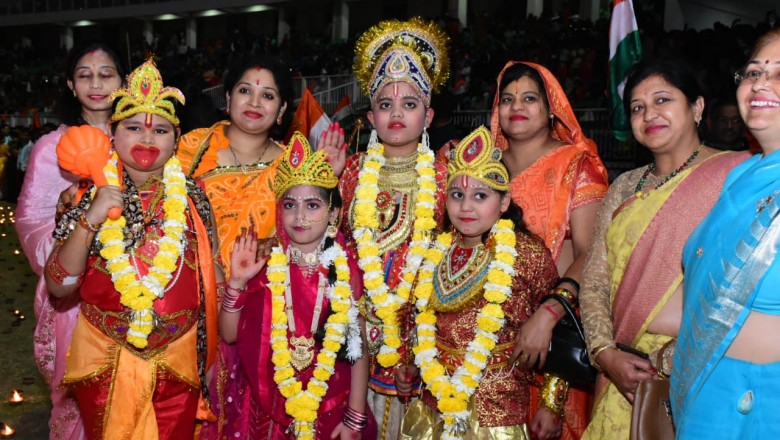 अयोध्या में भगवान श्री रामलला प्राण प्रतिष्ठा-रामोत्सव के शुभागमन पर दिग्विजय स्टेडियम में श्यामल संध्या में जल उठे लाखों दीप