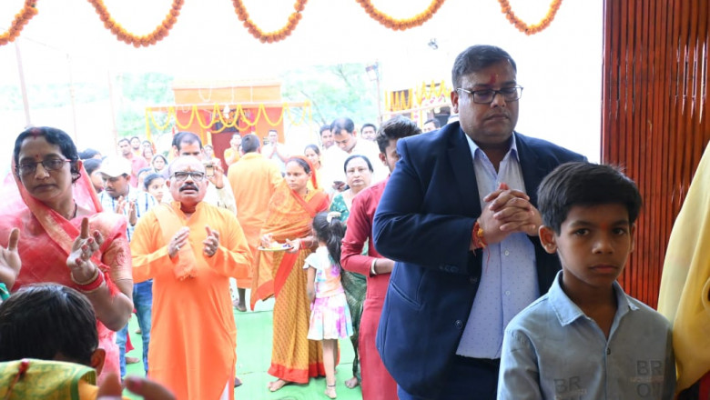 कलेक्टर  दीपक कुमार अग्रवाल ने श्री राम जानकी मंदिर में की पूजा-अर्चना