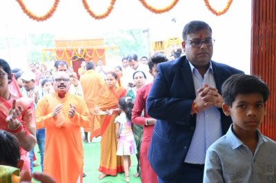 कलेक्टर  दीपक कुमार अग्रवाल ने श्री राम जानकी मंदिर में की पूजा-अर्चना