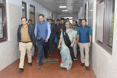 संभागायुक्त दुर्ग ने पेण्ड्री स्थित शासकीय मेडिकल कालेज का निरीक्षण कर व्यवस्थाओं का लिया जायजा