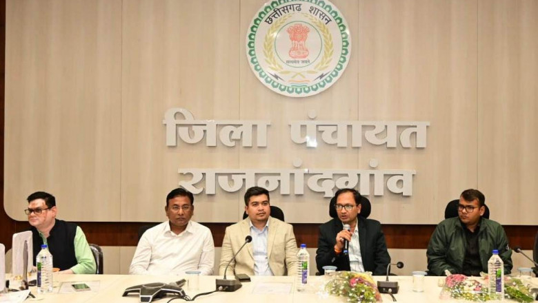 आने वाली पीढ़ी के लिए लोकतंत्र को सुदृढ़ बनाने में अपनी सहभागिता निभाएं : कलेक्टर
