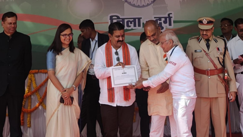 ब्रांड एंबेसेडर डॉ पाणिग्राही उप मुख्यमंत्री विजय शर्मा के द्वारा सम्मानित हुए