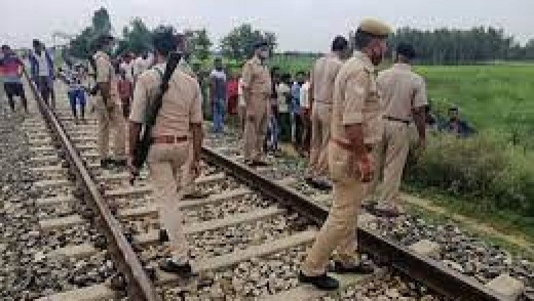 शंकराचार्य के एमबीए के  छात्र ने ट्रेन के सामने कूदकर दे दी जान