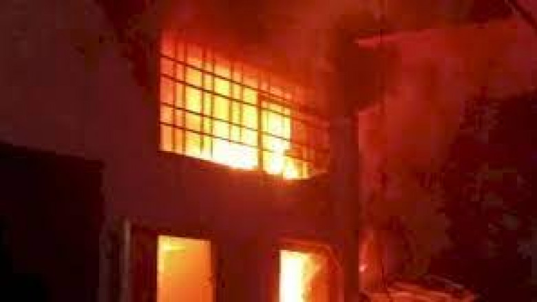 यूनिवर्सिटी में ब्लास्ट, थर्रा उठा इलाका
