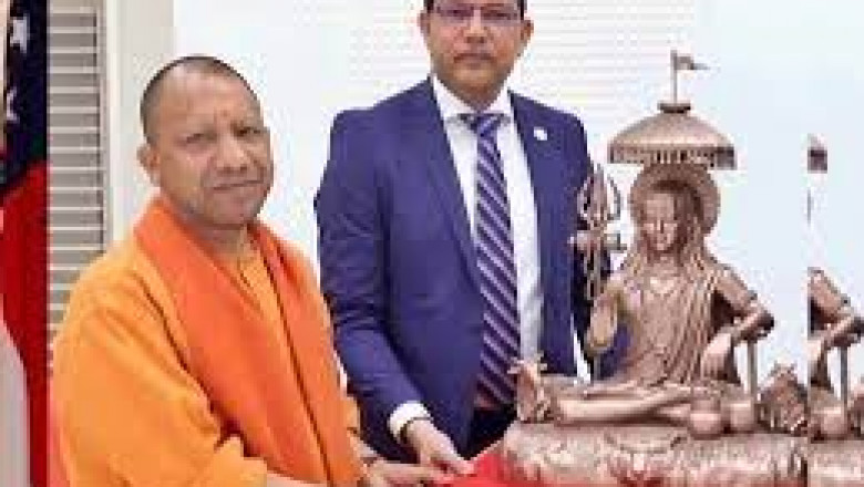 अब रामलला का भव्‍य मंदिर अमेरिका में भी बनने जा रहा जौनपुर के चंद्रभूषण यादव ने योगी को दिया न्‍योता