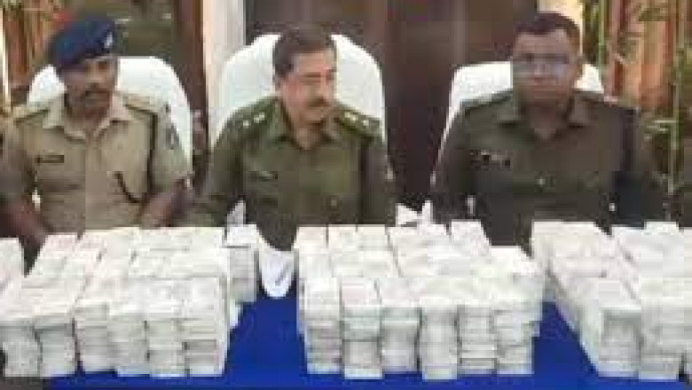 बोरियों में 3 करोड़ के नकली नोट देख पुलिस के बड़े अधिकारी भी हैरत में पड़े
