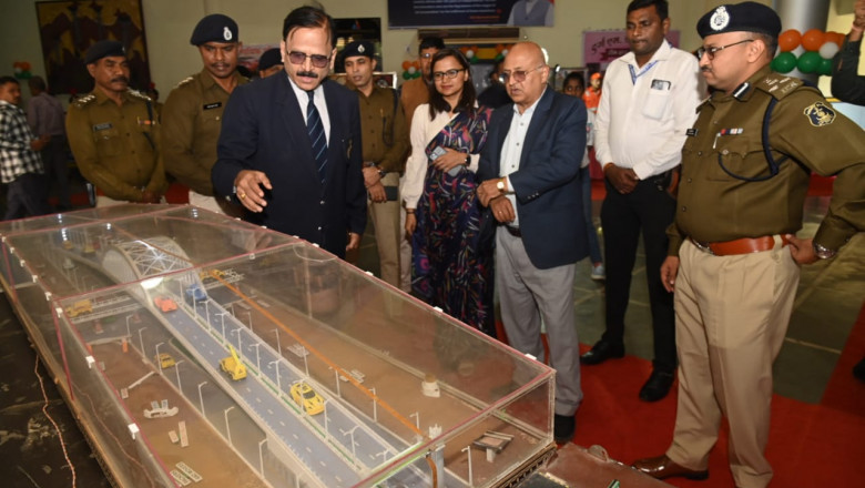 दो पहिया वाहन चालक हेलमेट का उपयोग करें और चार पहिया वाहन   चालक सीट बेल्ट अवश्य लगाएं -न्यायमूर्ति  अभय मनोहर सप्रे