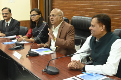 दुर्घटनाओं पर अंकुश लगाने पब्लिक ट्रांसपोर्ट को बढ़ावा  -  न्यायमूर्ति  अभय मनोहर सप्रे