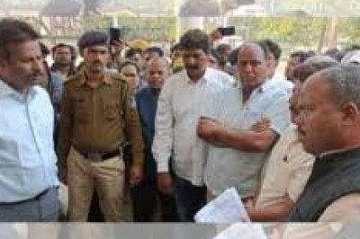 आदिवासी युवक की पिटाई के बाद वीडियो वायरल, कांग्रेस ने की आरोपी के घर बुलडोजर चलाने की मांग