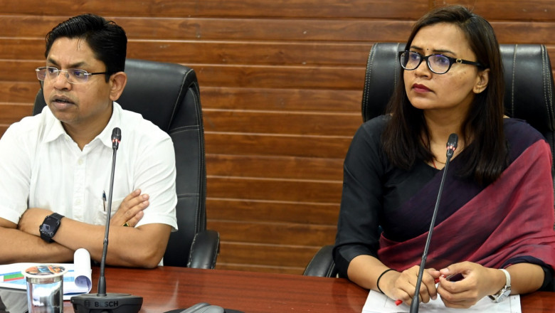पंचायतों में संचालित शासन की योजनाओं एवं गतिविधियों की कलेक्टर ने की समीक्षा