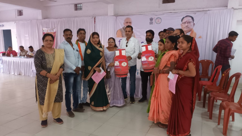 नौ लोगों को मिला उज्जवला गैस,  शिविर का लक्ष्य समाज के अंतिम छोर तक लोगों को लाभ पहुंचाना