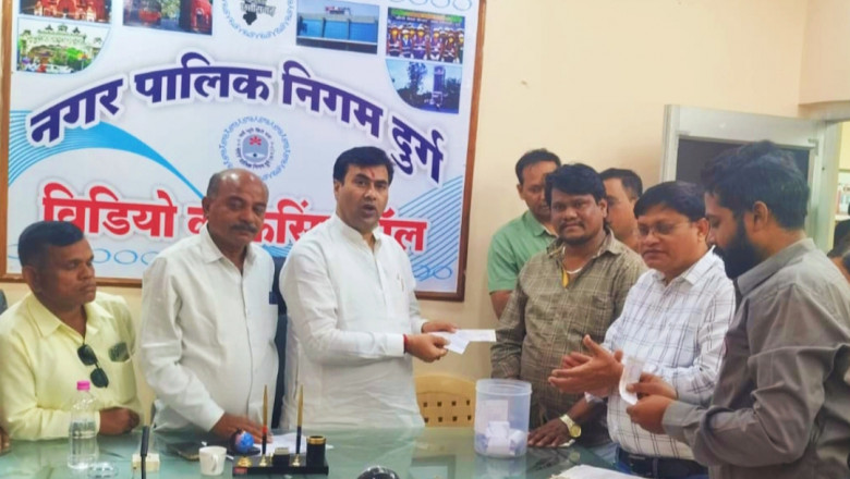 प्रधानमंत्री आवास के लिए महापौर की मौजूदगी में हितग्राहियों ने खुद निकाली अपनी लॉटरी, 41 हितग्राहियों को मिला खुद का अपना आवास