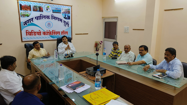 -महापौर,आयुक्त ने निगम अधिकारियों और ठेका कंपनी को दिये जरूरी निर्देश: गर्मी से पहले बचे कार्यों को पूरा करने कहा: