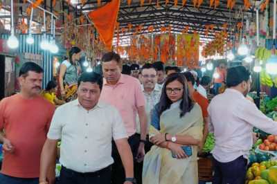 जिले में यातायात व्यवस्था दुरूस्त करने कलेक्टर सुश्री चौधरी एक्शन मोड पर -मार्केट क्षेत्र में पानी निकासी की व्यवस्था को बेहतर करने किया जाएगा काम
