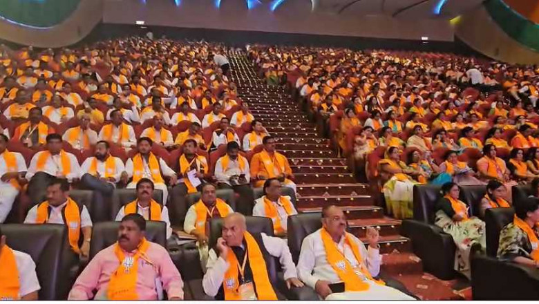 छत्तीसगढ़ में लोकसभा चुनाव से पहले कांग्रेस को बड़ा झटका कांग्रेस के कई पदाधिकारियों ने भाजपा में प्रवेश किया