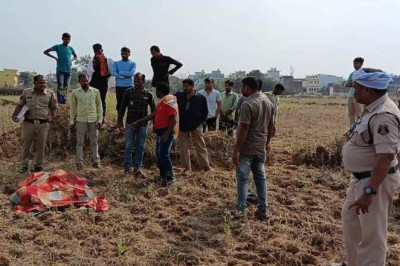 खेत में मिली लाश,  अब तक नहीं हुई युवक की शिनाख्त